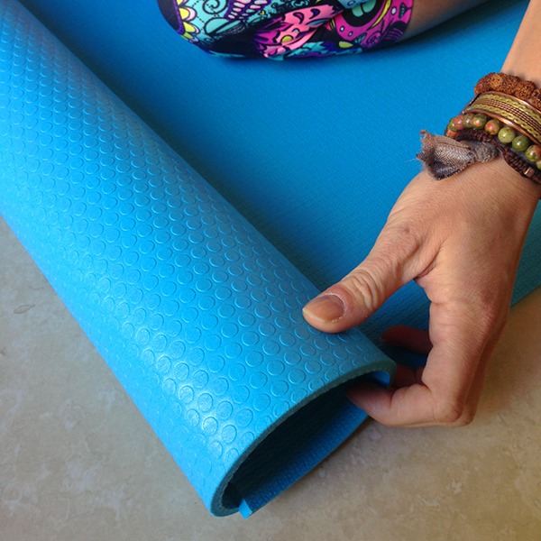 maduka pro lite yoga mat traction