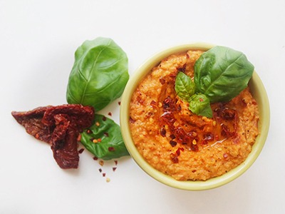 sundried_tomato_basil_hummus_400x300