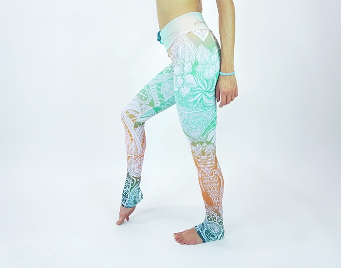 Arthletics-loud-print-leggings