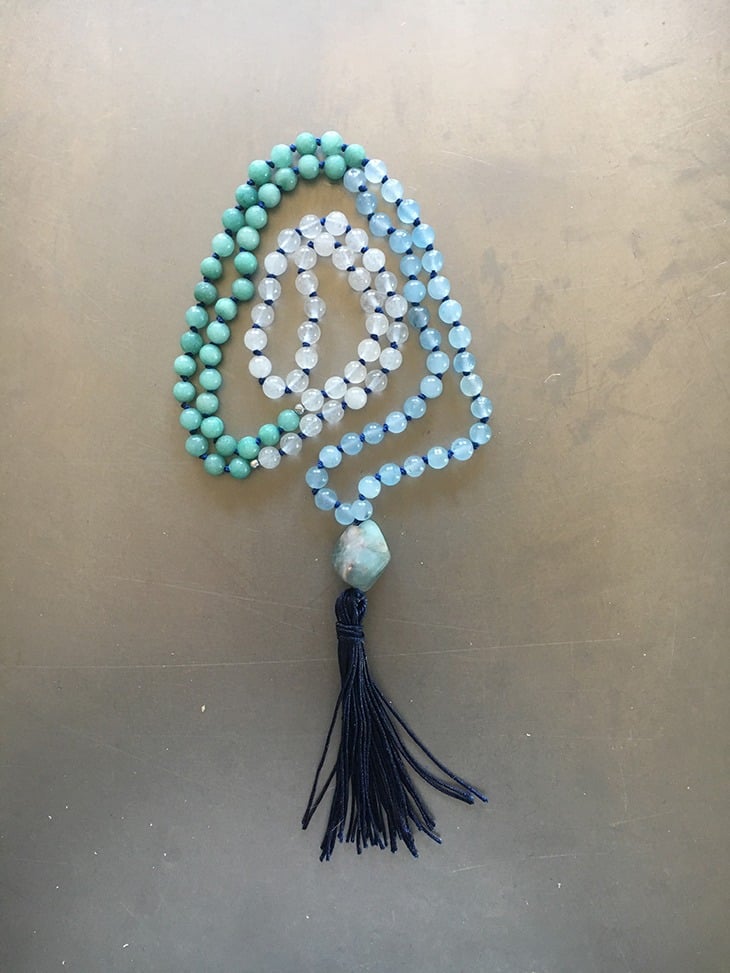 How to Use Mala Beads: A Step-by-Step Guide to Mala Meditation - YOGA  PRACTICE