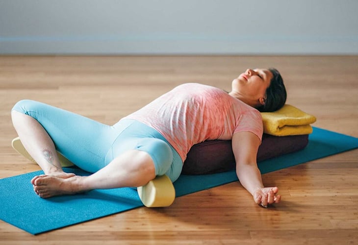 Yoga Poses for Period Pain Relief: From Ustrasana to Dhanurasana, 5 Yoga  Asanas To Help Ease Menstrual Cramps | LatestLY