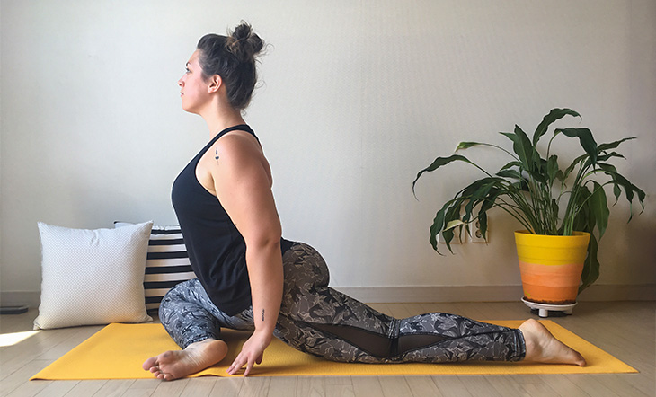 6 Yoga Poses to Soothe Tired Legs and Feet - DoYou