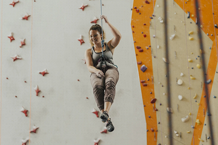 woman-climbing